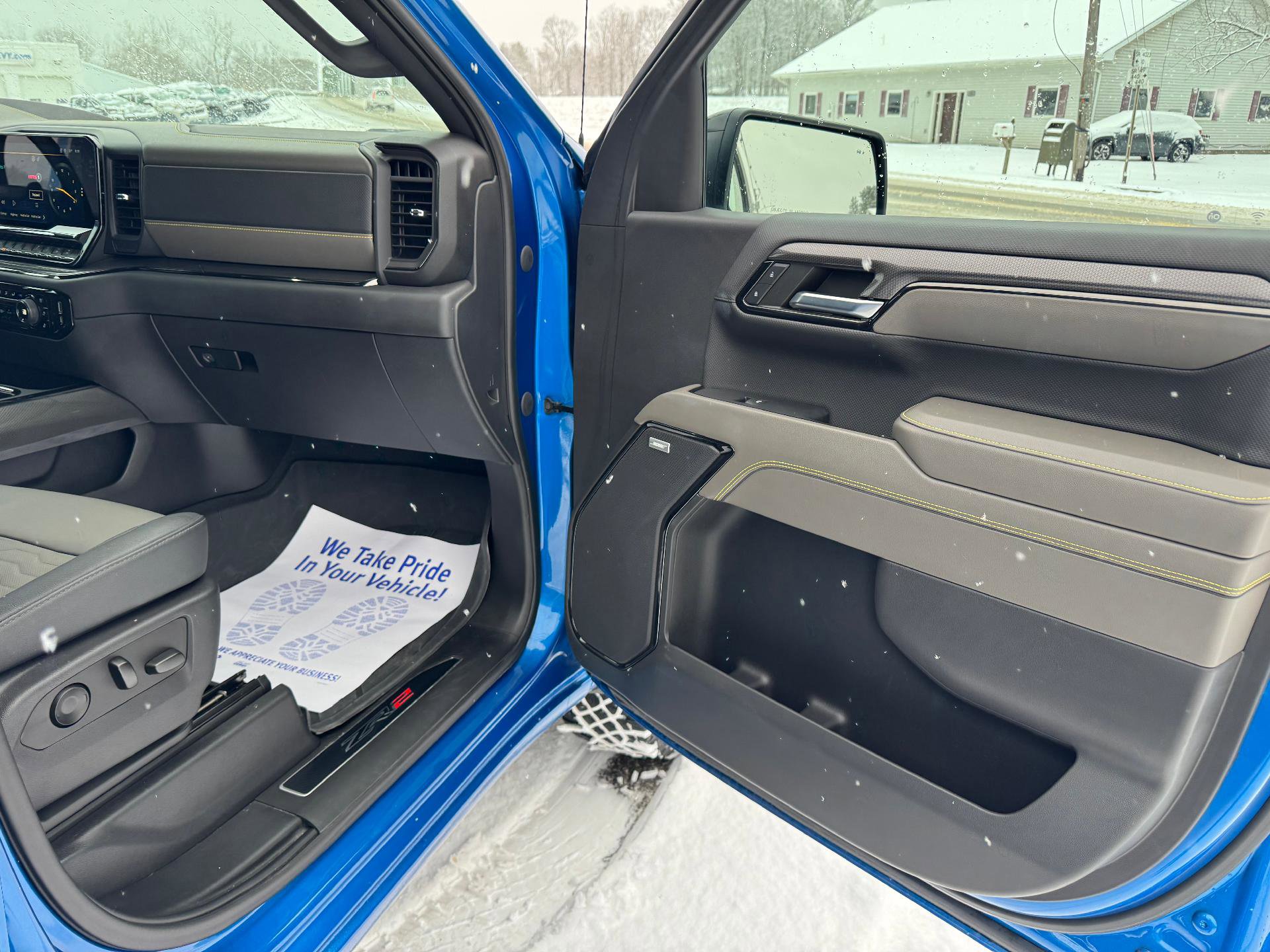 Used 2024 Chevrolet Silverado 1500 ZR2 w/ Technology Package image 47