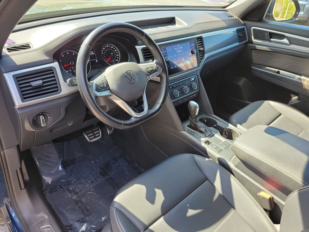 Used 2021 Volkswagen Atlas Cross Sport SE w/ Panoramic Sunroof Package FWD image 21