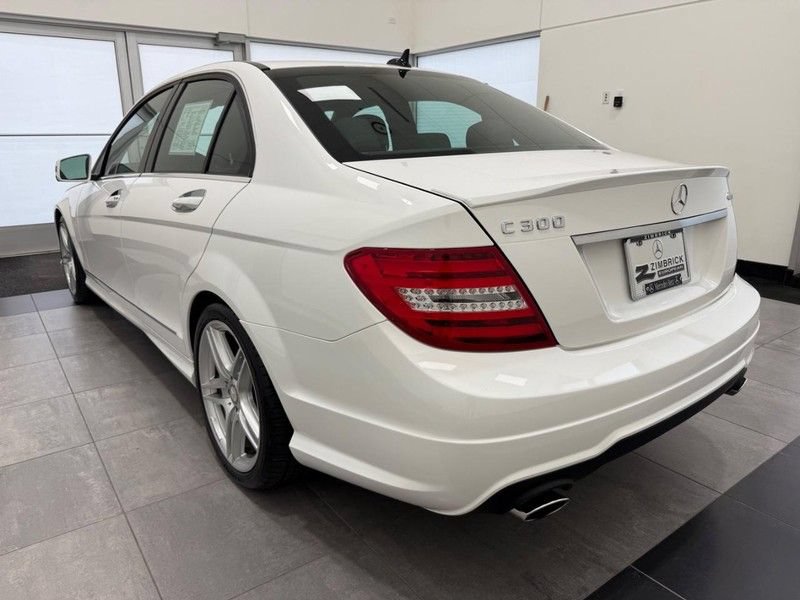 Used 2014 Mercedes-Benz C 300 4MATIC Sedan image 4