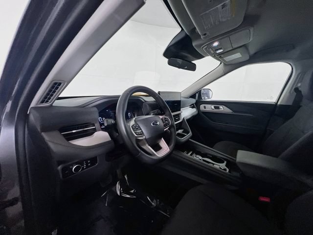 Used 2025 Ford Explorer Active RWD image 17