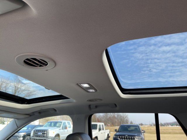 Used 2021 Chevrolet Traverse RS image 9