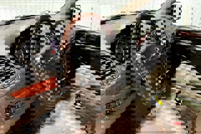 Used 2012 Chrysler Town & Country Limited w/ Luxury Group image 14