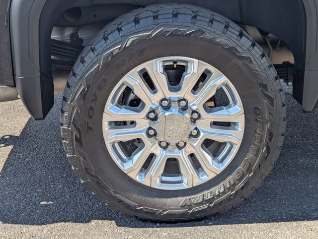 Used 2022 GMC Sierra 2500 Denali w/ Denali Black Diamond Edition AWD/4WD image 9