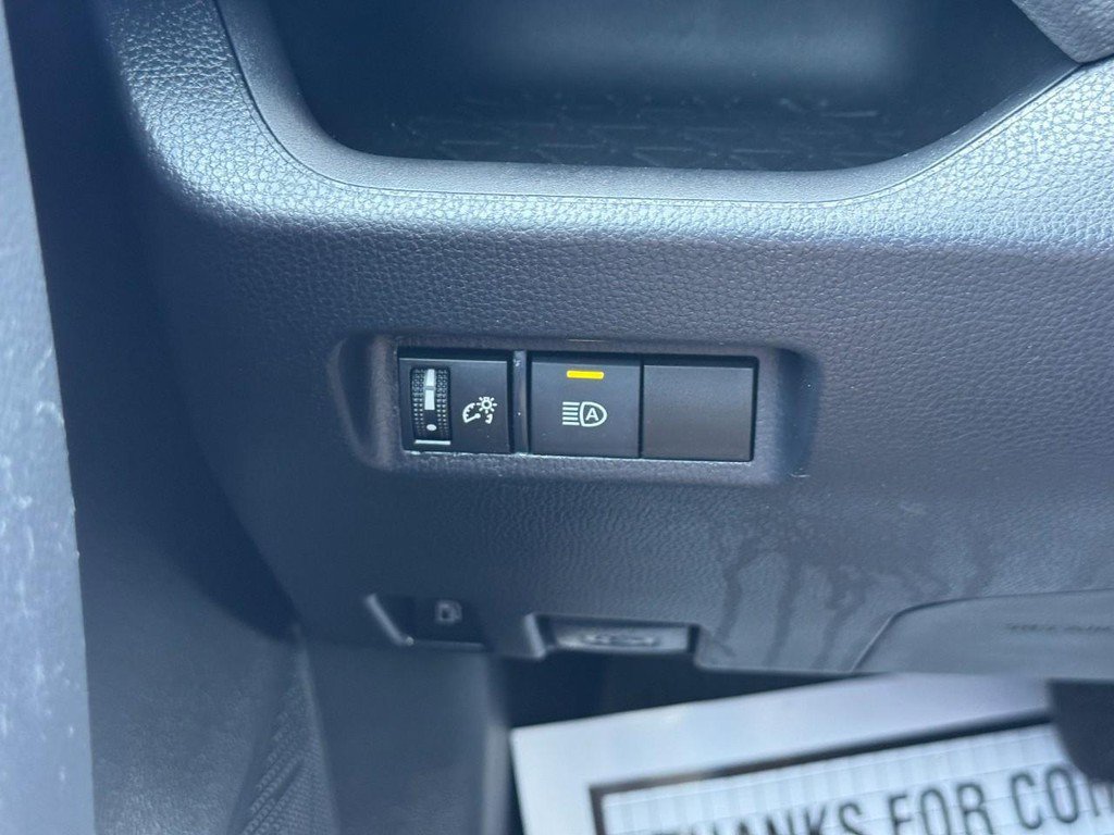 Used 2020 Toyota RAV4 LE AWD/4WD image 23