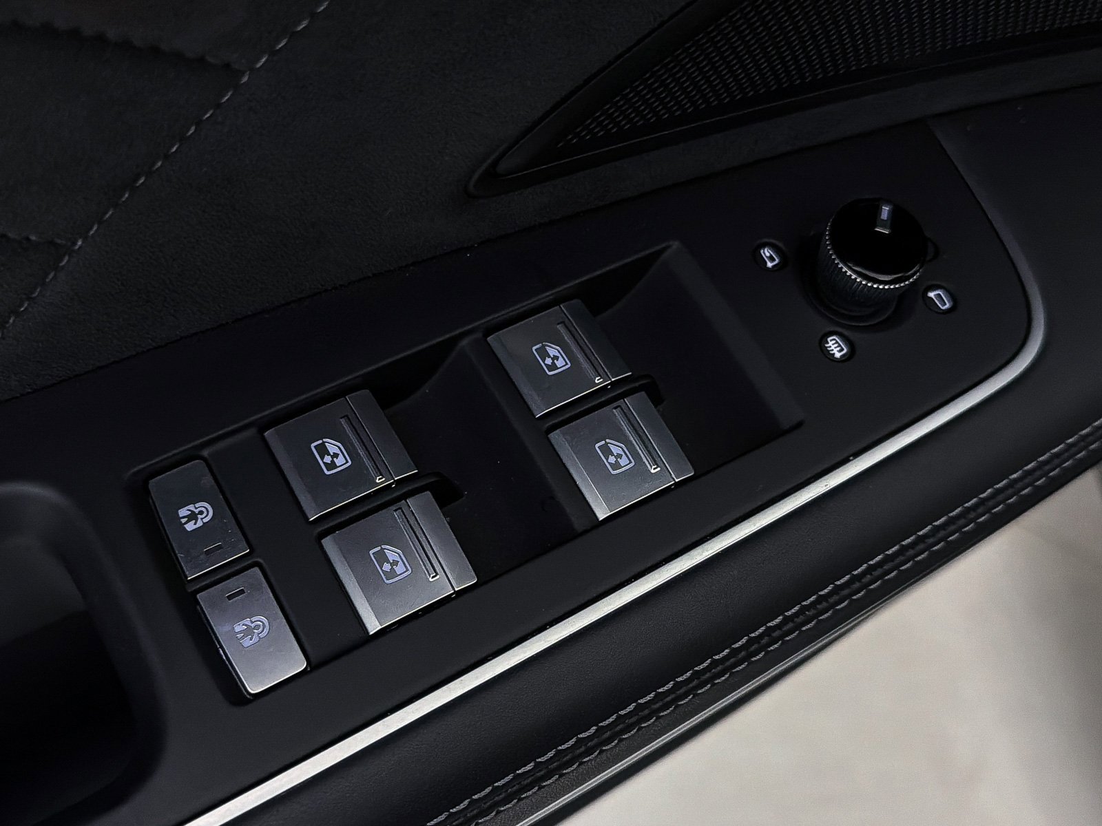 Used 2024 Audi S8 4.0T image 27