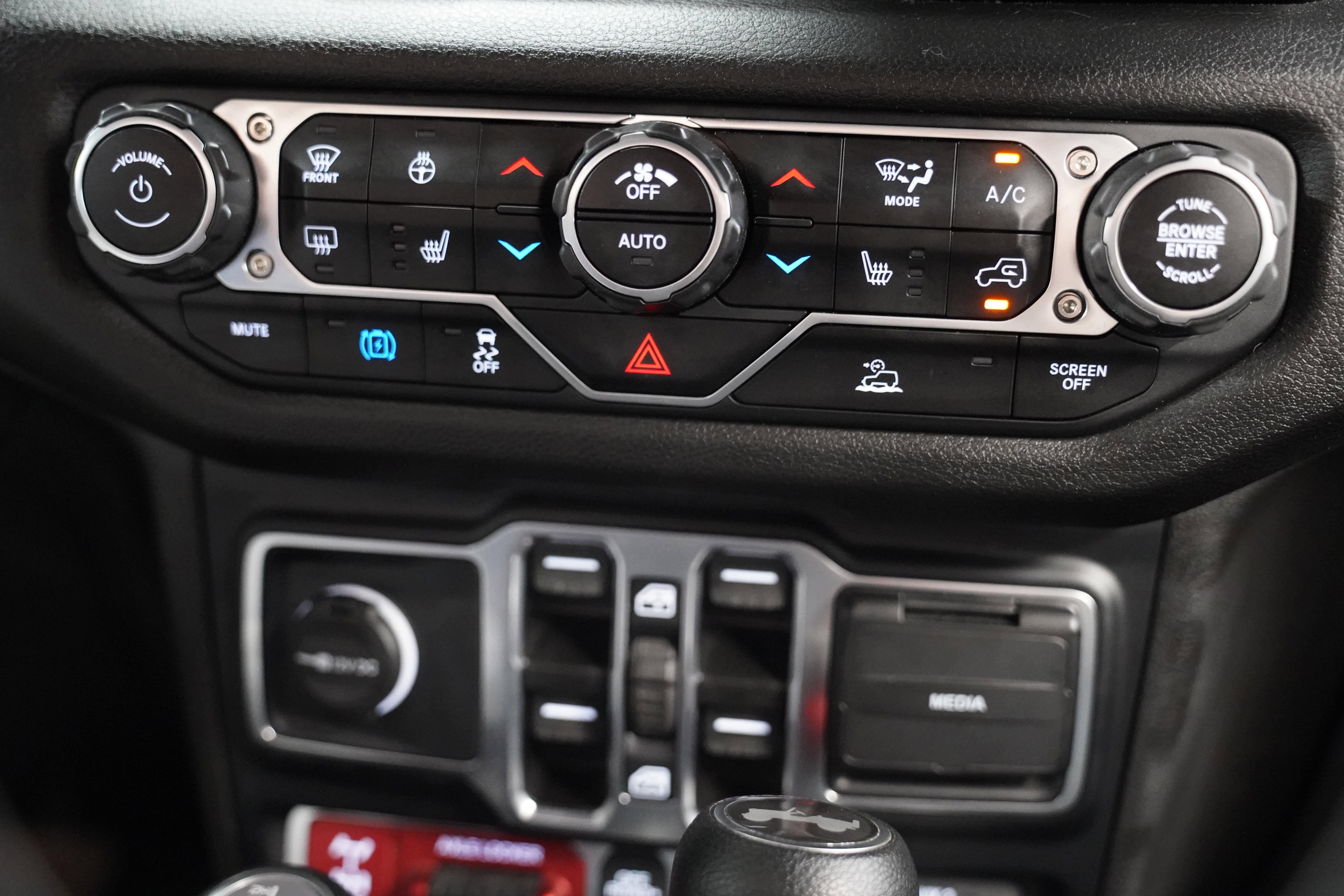 Used 2024 Jeep Wrangler Unlimited AWD/4WD image 27