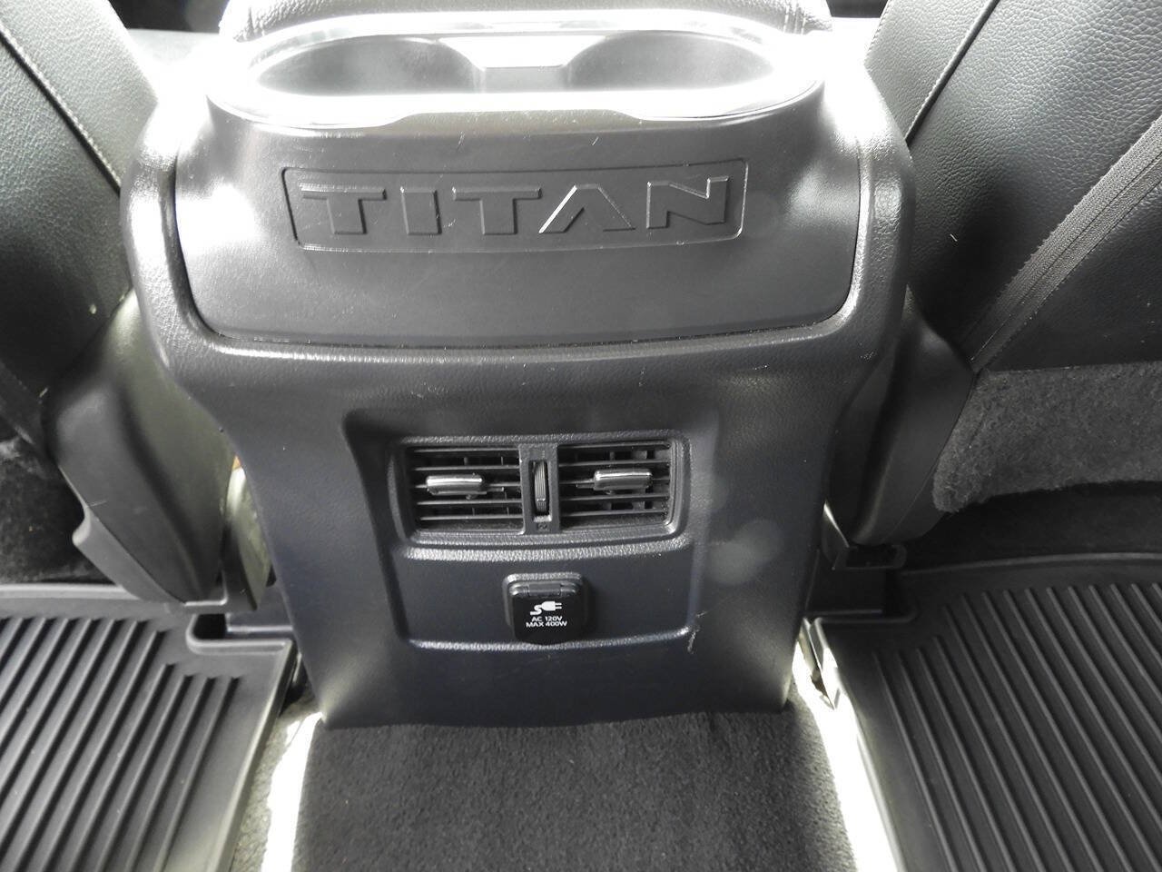 Used 2018 Nissan Titan SL w/ Chrome Package AWD/4WD image 25
