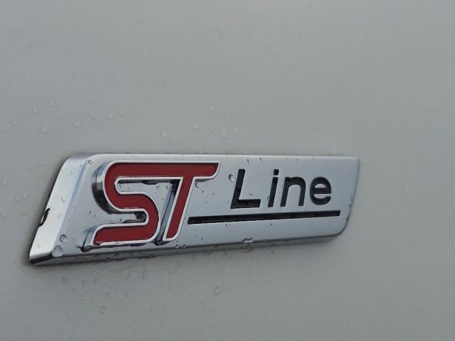 Used 2025 Ford Escape ST-Line Elite w/ Class II Trailer Tow Package image 17