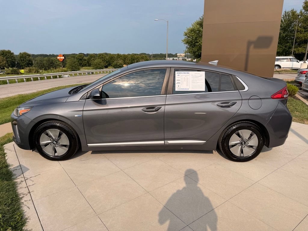 Used 2020 Hyundai Ioniq SE FWD image 6