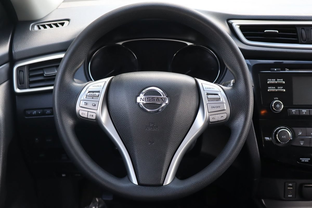 Used 2015 Nissan Rogue S AWD/4WD image 18
