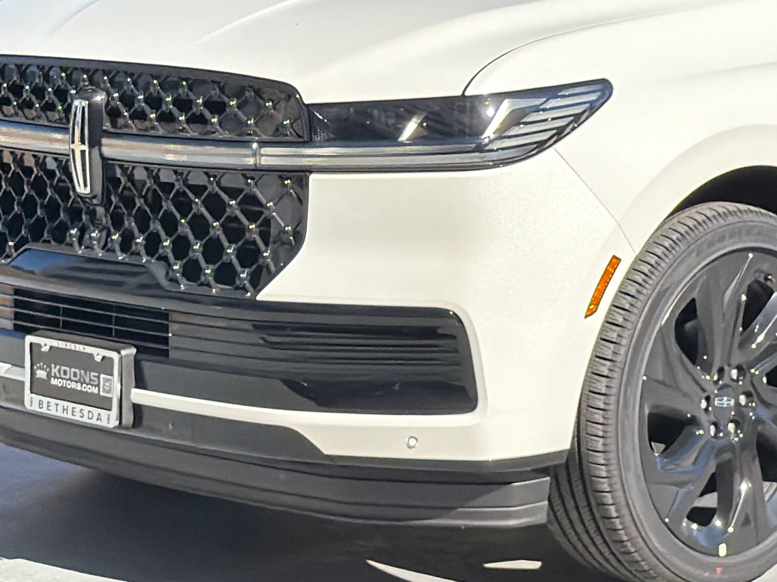 New 2026 Lincoln Navigator Black Label AWD/4WD image 2