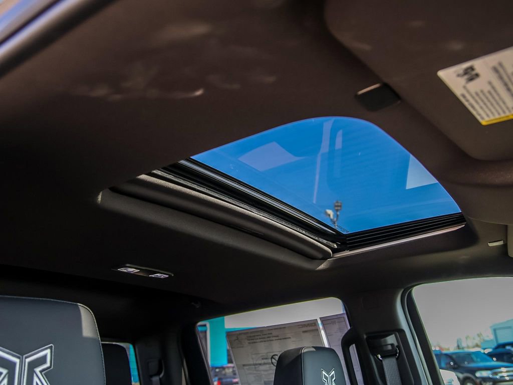 New 2025 GMC Sierra 1500 AT4 w/ AT4 Premium Package AWD/4WD image 27
