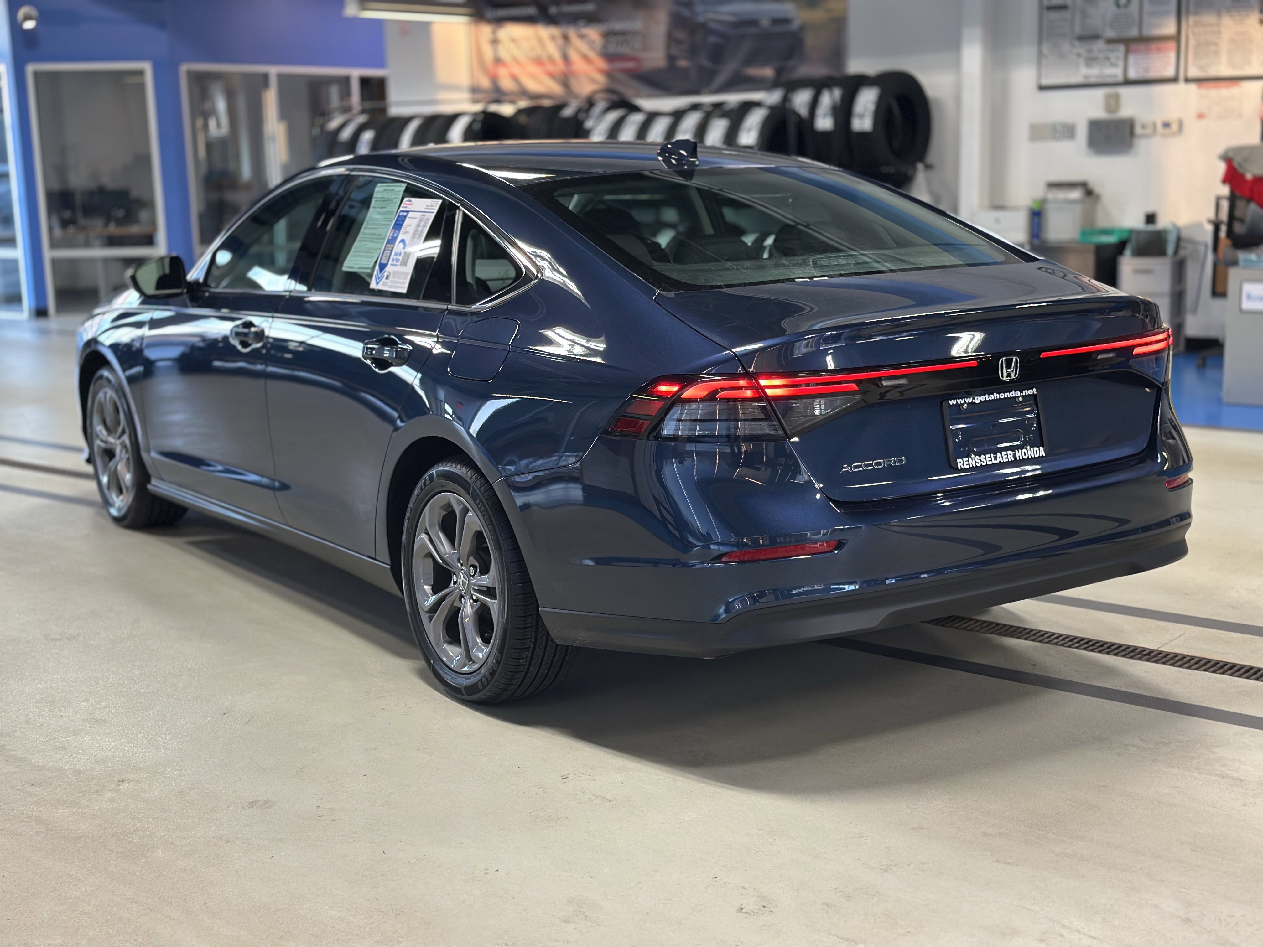 Used 2023 Honda Accord EX image 7