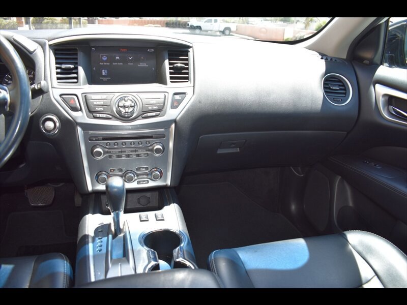 Used 2017 Nissan Pathfinder SL FWD image 36