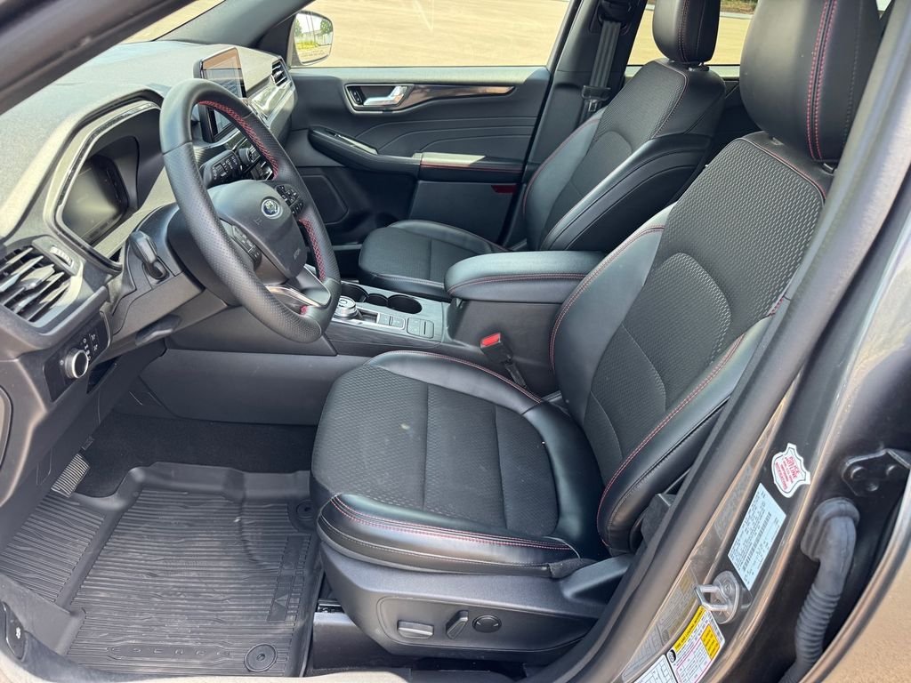 Used 2025 Ford Escape ST-Line AWD/4WD image 7