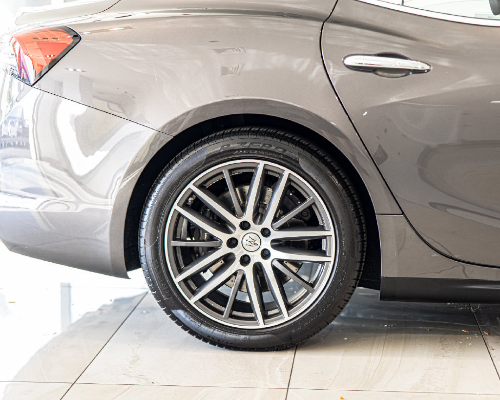 Used 2021 Maserati Ghibli S Q4 AWD/4WD image 11
