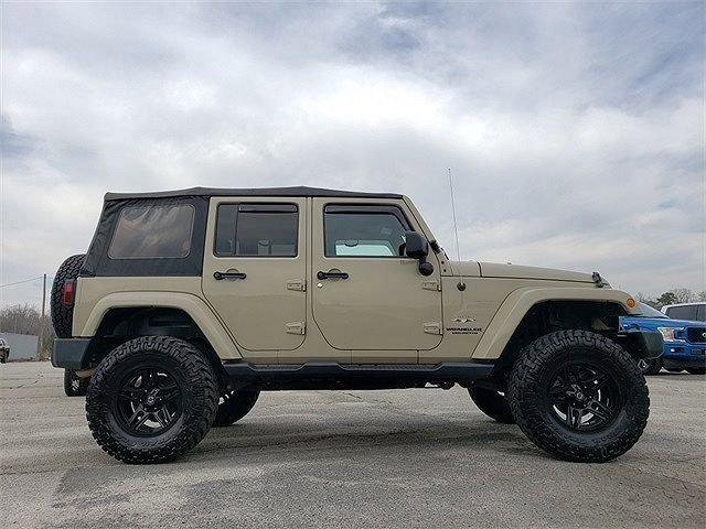 Used 2017 Jeep Wrangler Unlimited Sahara w/ Connectivity Group