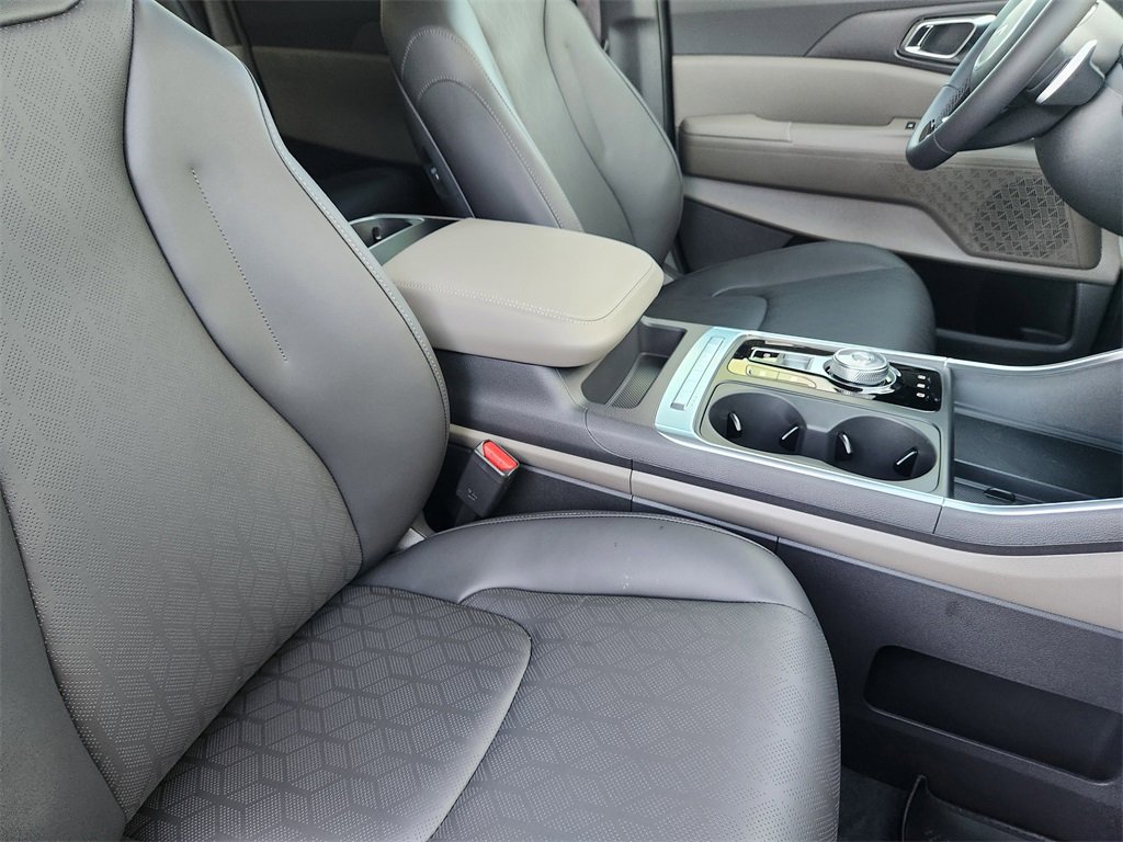 New 2026 Kia Carnival EX image 10