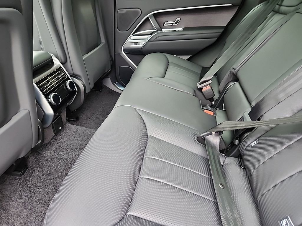 New 2025 Land Rover Range Rover SE AWD/4WD image 5