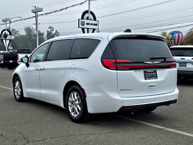 Certified 2024 Chrysler Pacifica Touring-L image 6