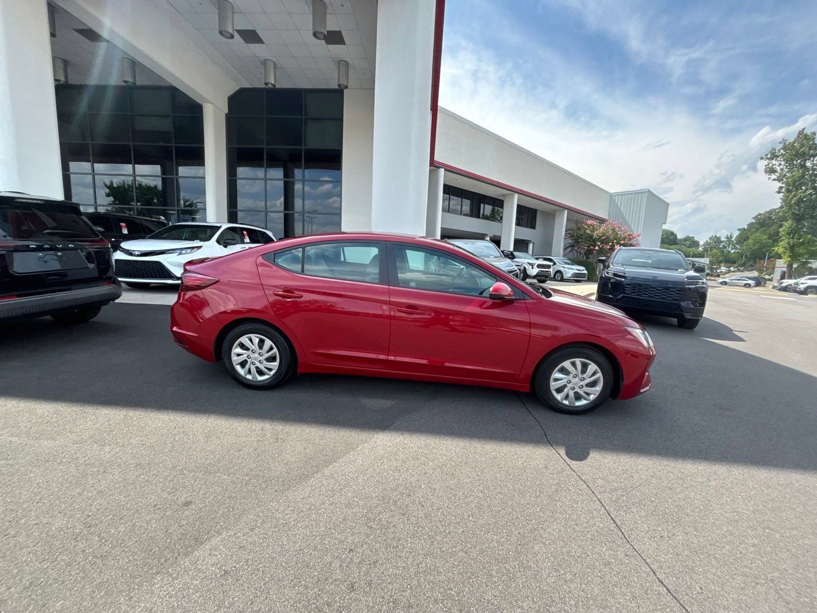 Used 2019 Hyundai Elantra SE FWD image 12