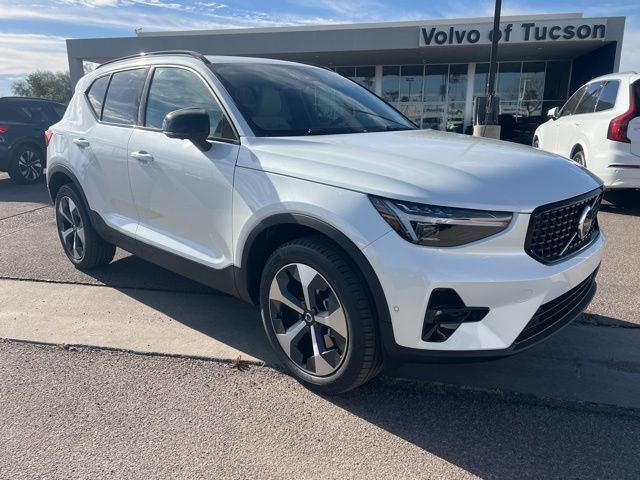 New 2026 Volvo XC40 B5 Plus w/ Protection Package Premier AWD/4WD video 1