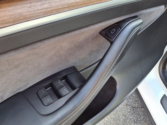 Used 2024 Tesla Model Y Long Range image 17