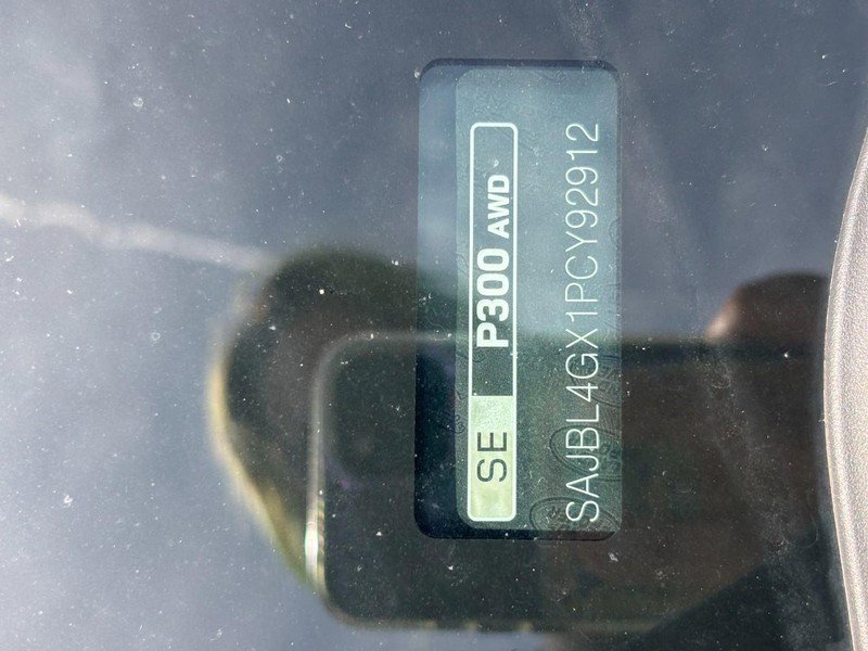 Used 2023 Jaguar XF R-Dynamic SE AWD/4WD image 24