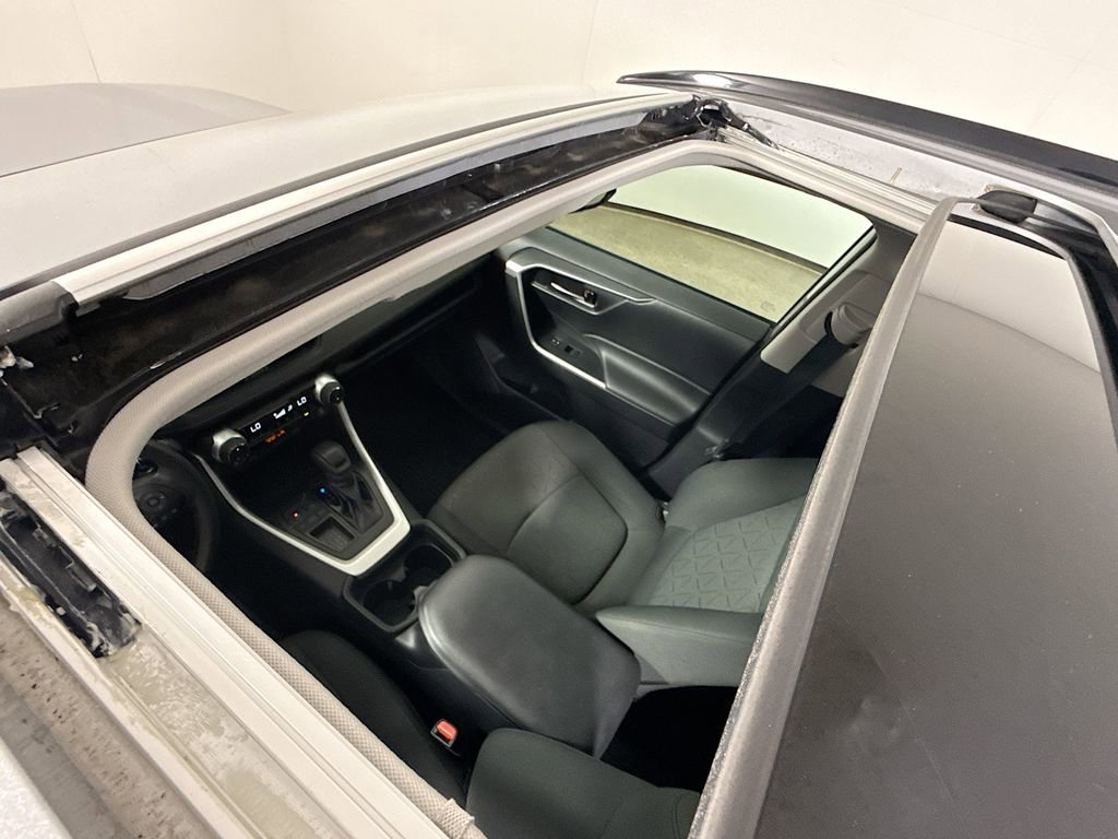Certified 2021 Toyota RAV4 XLE w/ Convenience Package FWD image 19