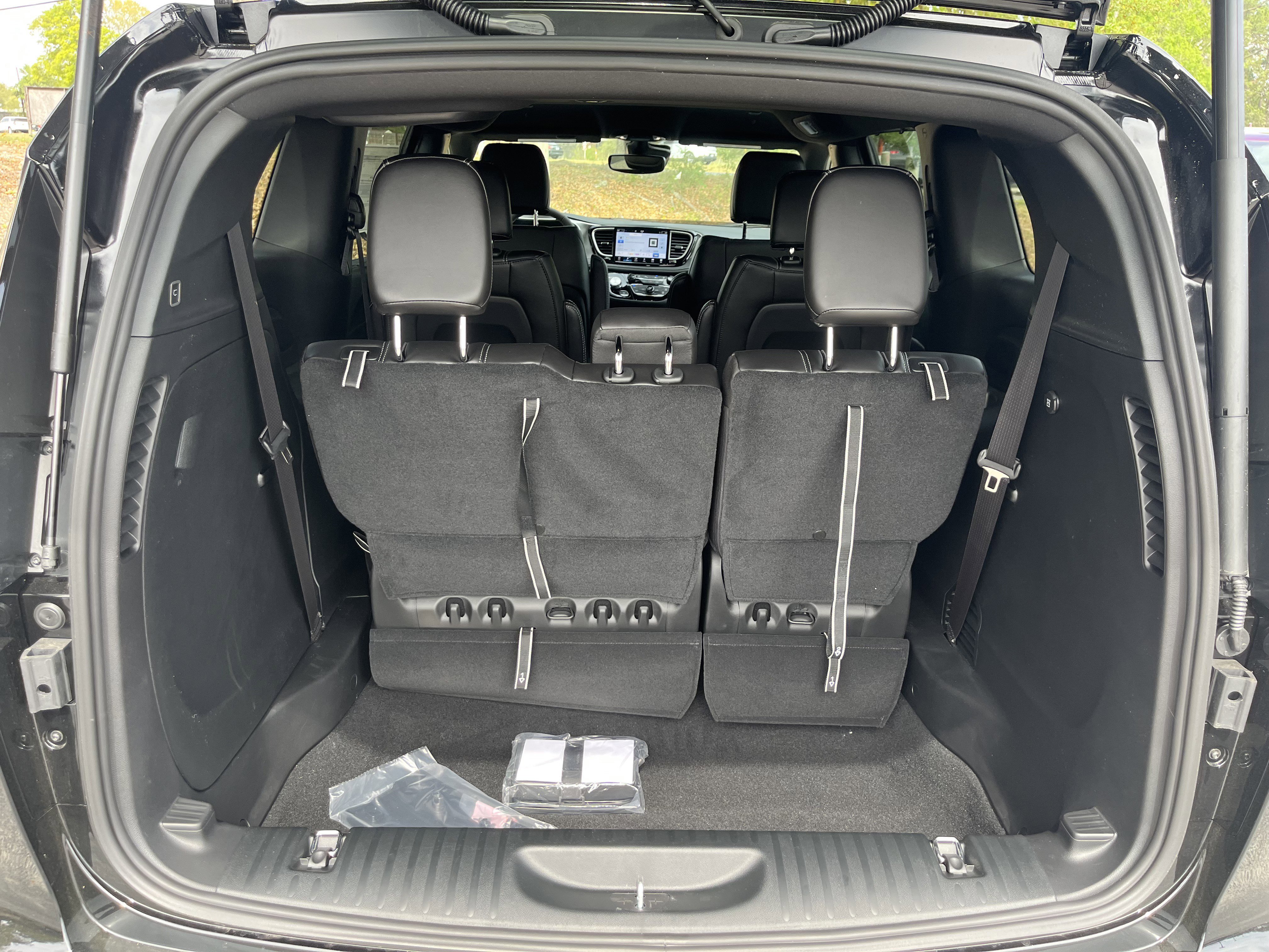 New 2026 Chrysler Pacifica Select image 28