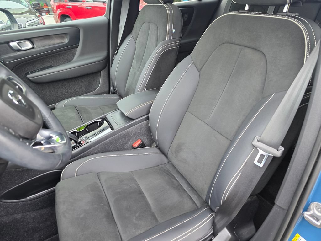 Used 2023 Volvo C40 P8 Recharge Plus AWD/4WD image 19