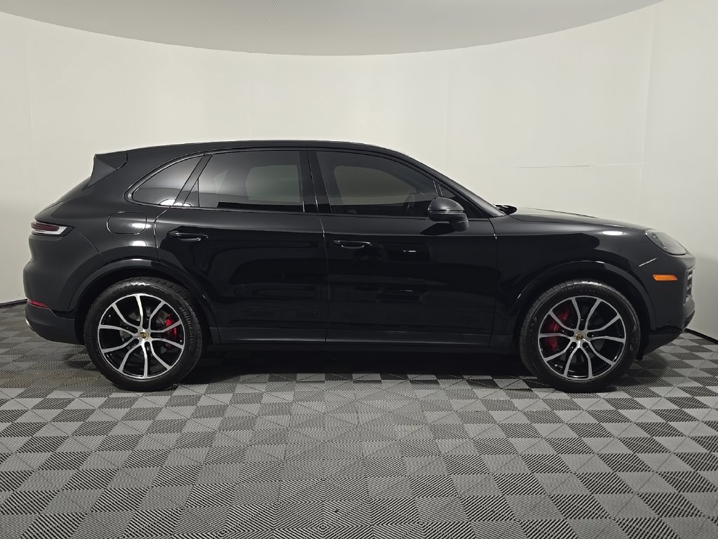 Certified 2024 Porsche Cayenne S AWD/4WD image 8