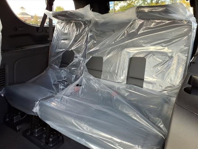 New 2026 Chevrolet Suburban High Country image 12