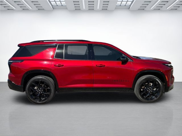 Used 2024 Chevrolet Traverse RS AWD/4WD image 3