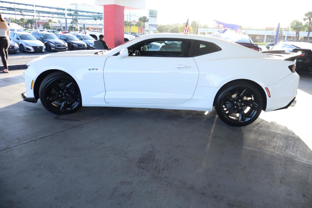 Used 2022 Chevrolet Camaro LT RWD image 10