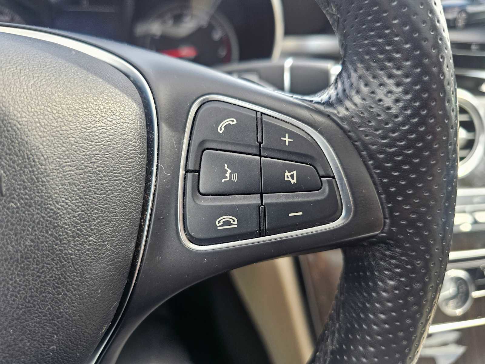 Used 2017 Mercedes-Benz C 300 4MATIC Sedan image 33