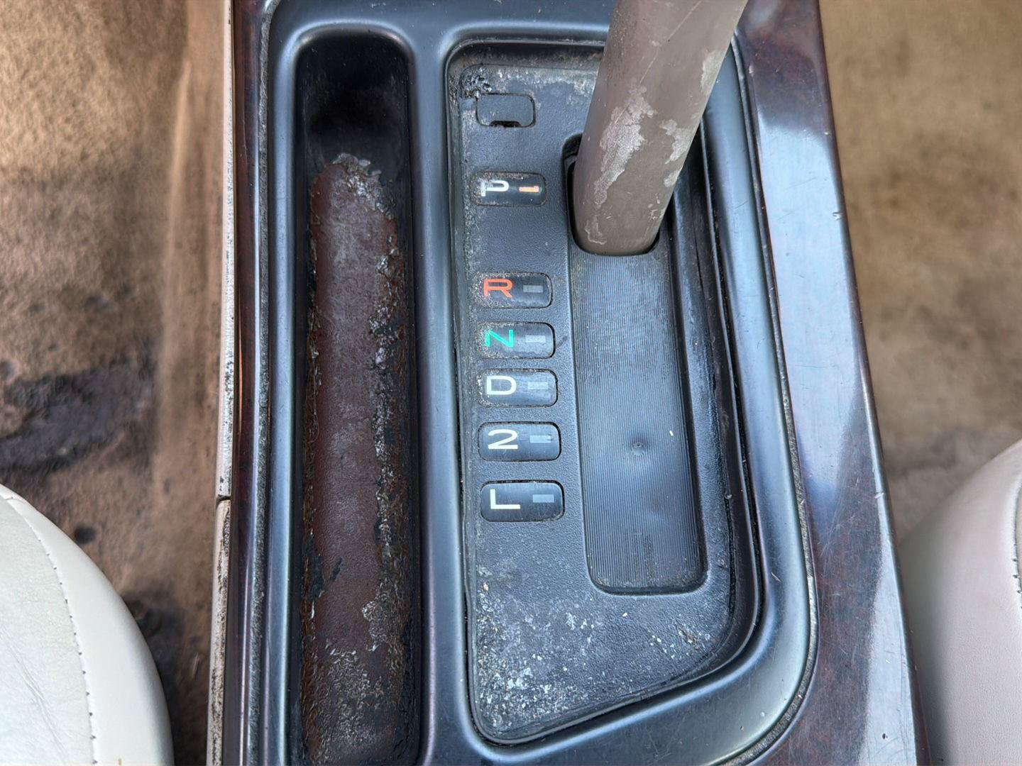 Used 1999 Toyota Avalon XLS FWD image 10