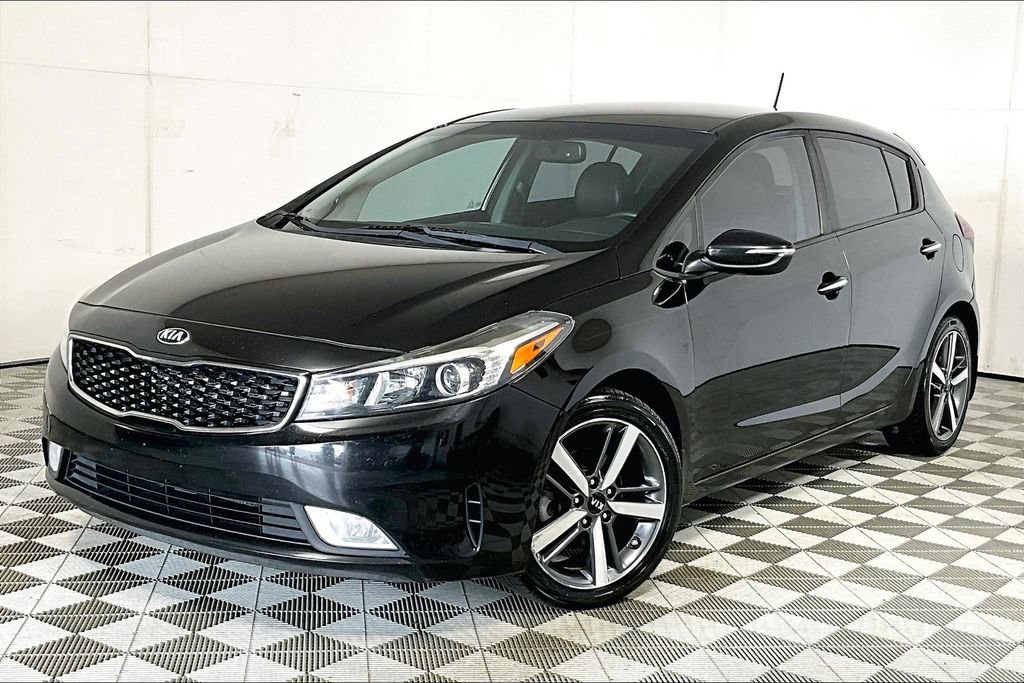 Used 2017 Kia Forte EX image 2