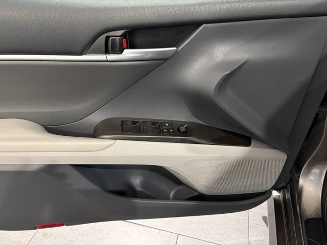Used 2023 Toyota Camry LE w/ Convenience Package FWD image 10
