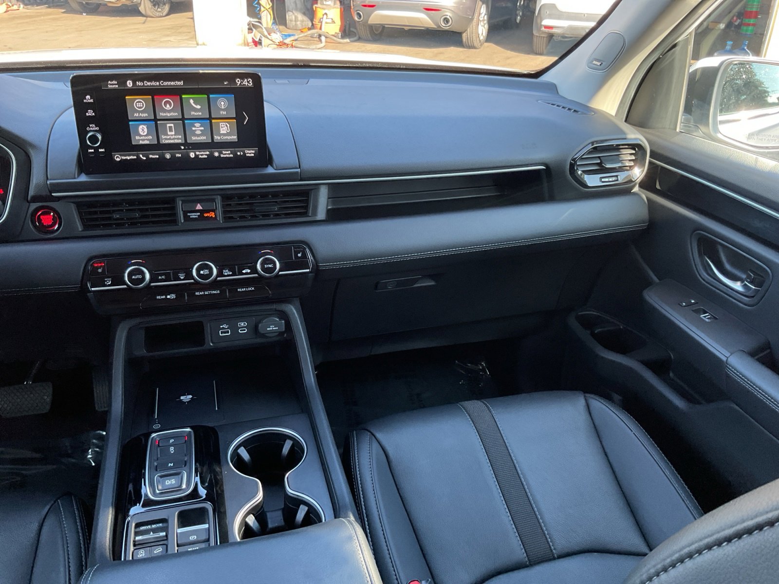Used 2025 Honda Pilot Touring image 17