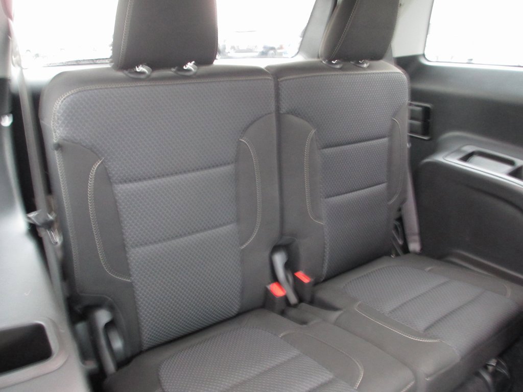 Used 2023 GMC Acadia SLE w/ Driver Convenience Package image 22