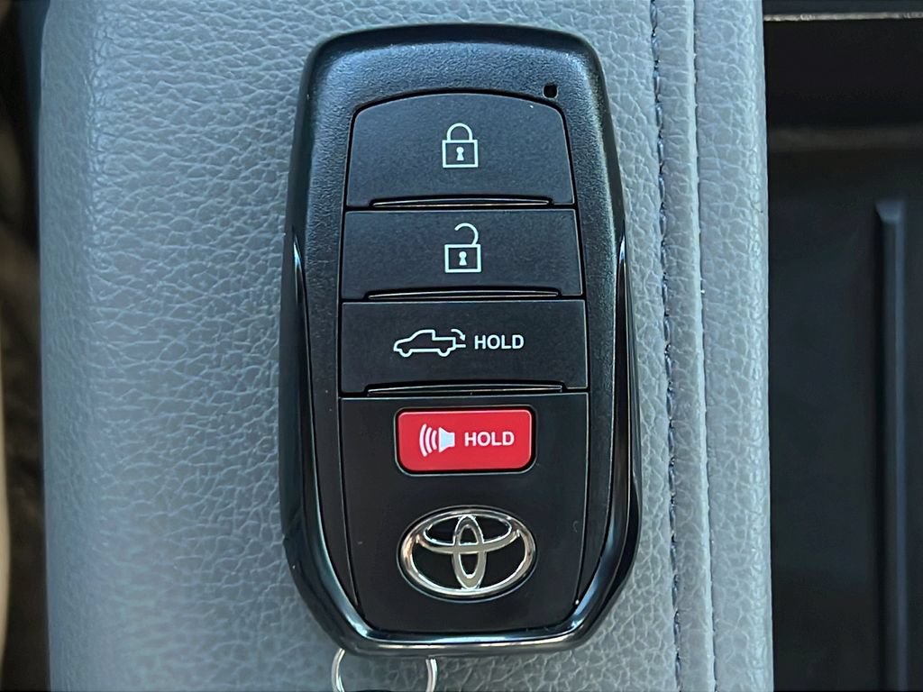 Used 2024 Toyota Tundra Limited AWD/4WD image 27