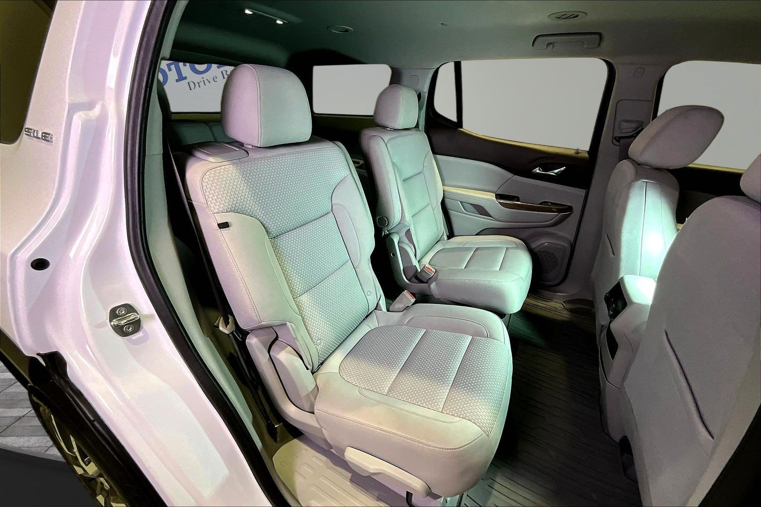 Used 2022 GMC Acadia SLE FWD image 25