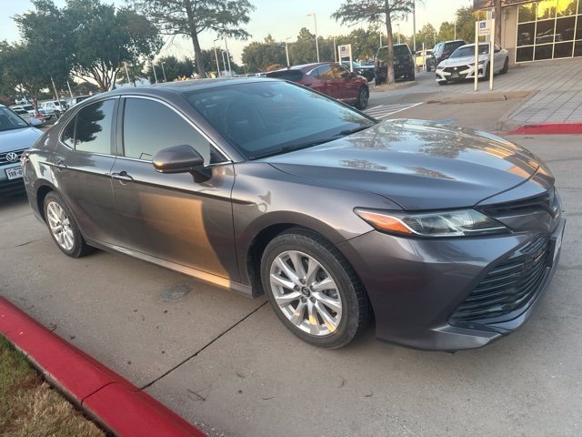 Used 2019 Toyota Camry LE FWD image 1