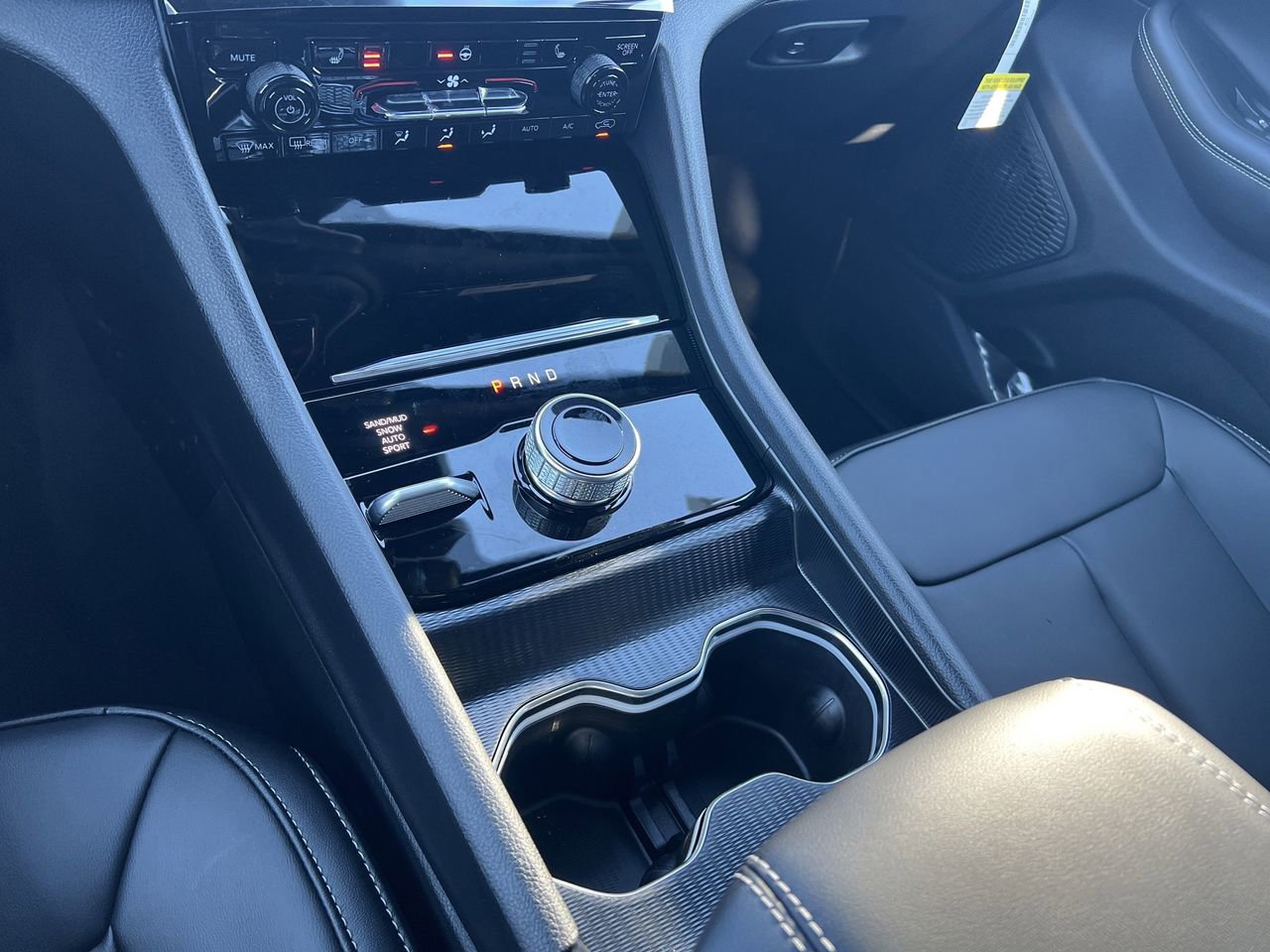 New 2025 Jeep Grand Cherokee L Limited AWD/4WD image 10