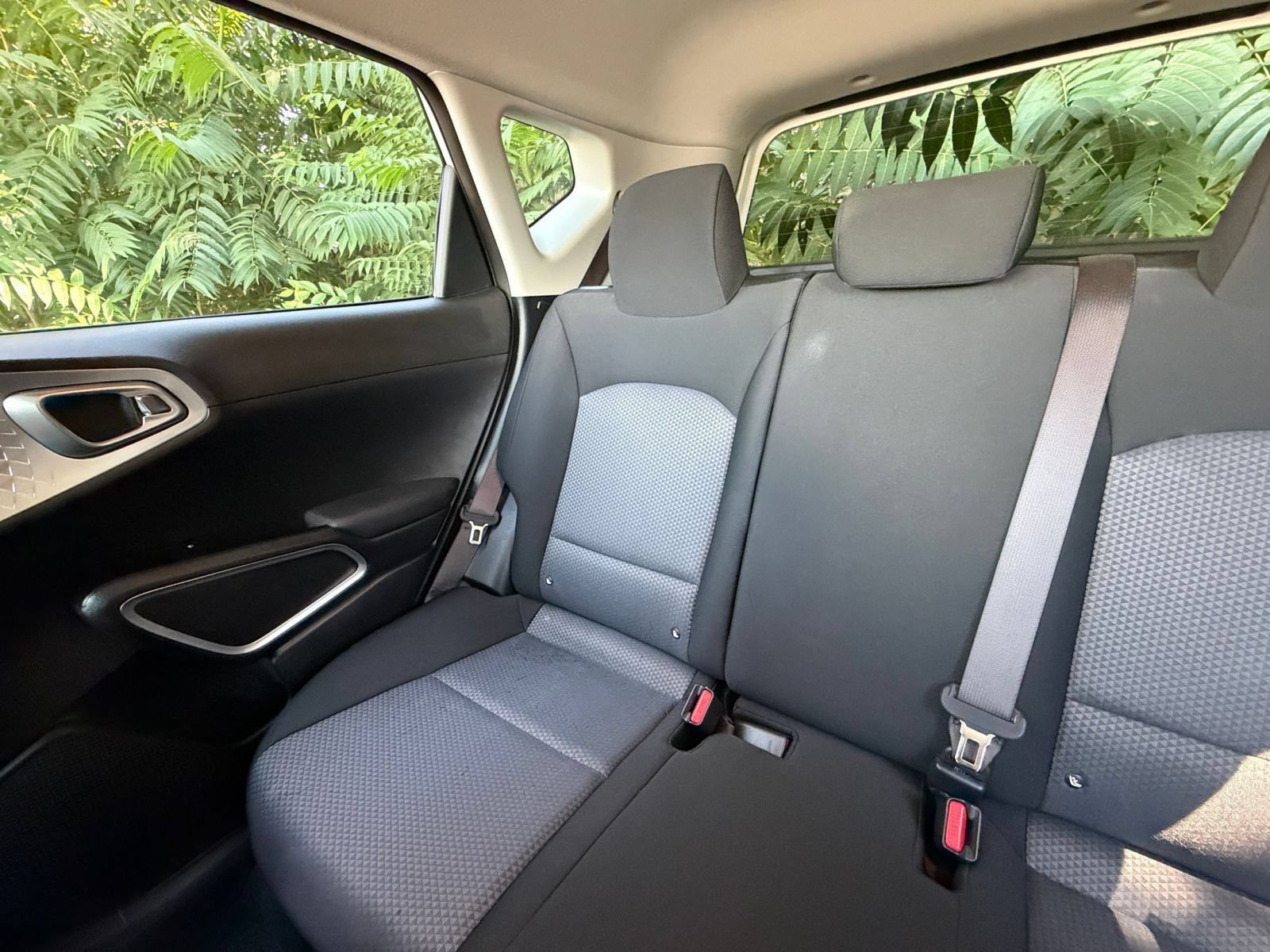 Used 2025 Kia Soul LX w/ LX Technology Package FWD image 36