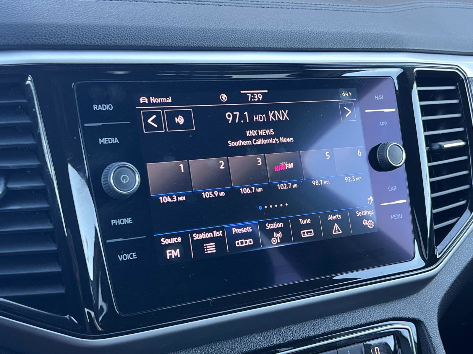 Certified 2022 Volkswagen Atlas SEL R-Line image 13