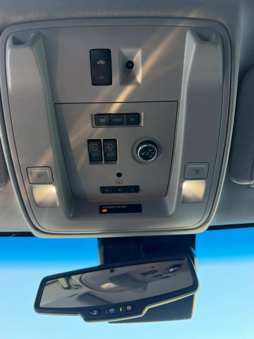 Used 2016 Cadillac Escalade Premium RWD image 29