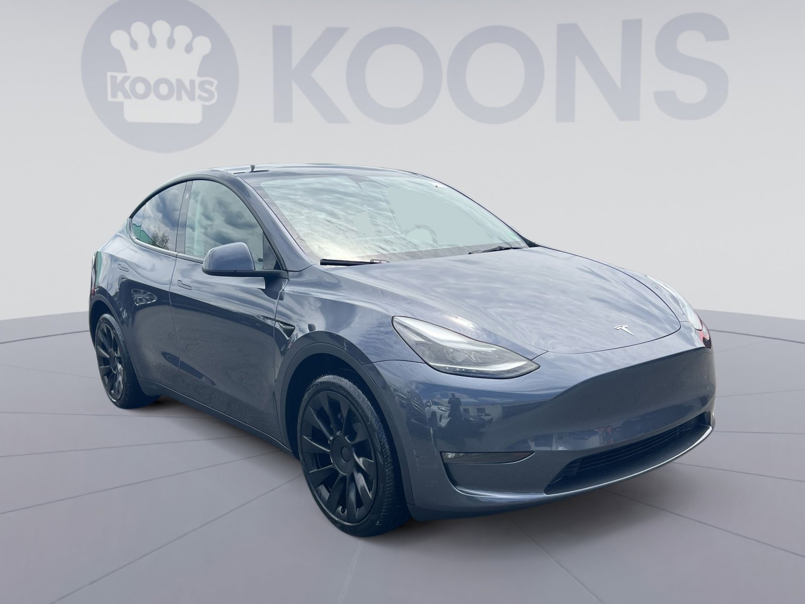 Used 2023 Tesla Model Y Long Range AWD/4WD image 2