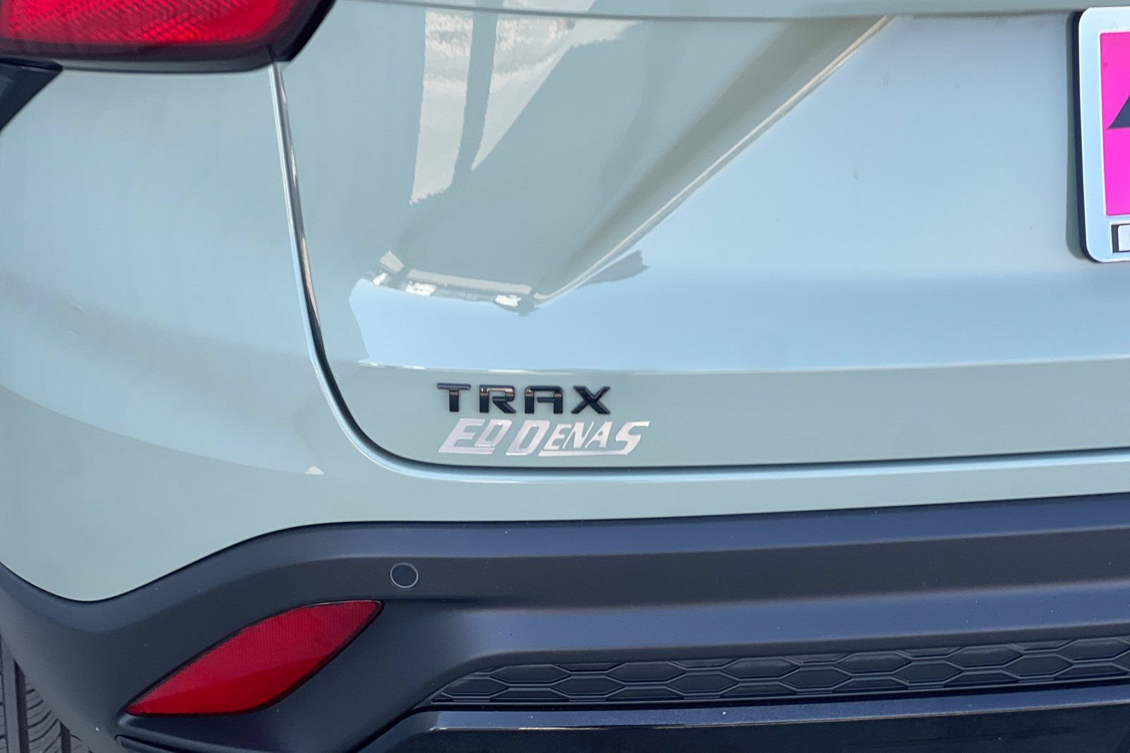 Used 2024 Chevrolet Trax RS w/ Sunroof Package FWD image 38